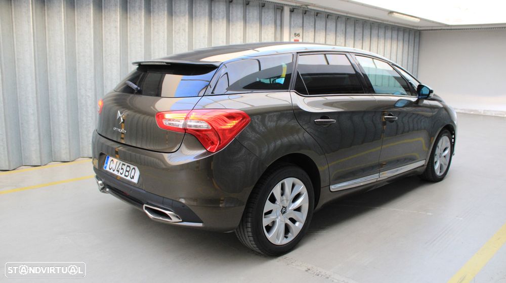 Citroën DS5 e-HDi 115 EGS6 SoChic - 7