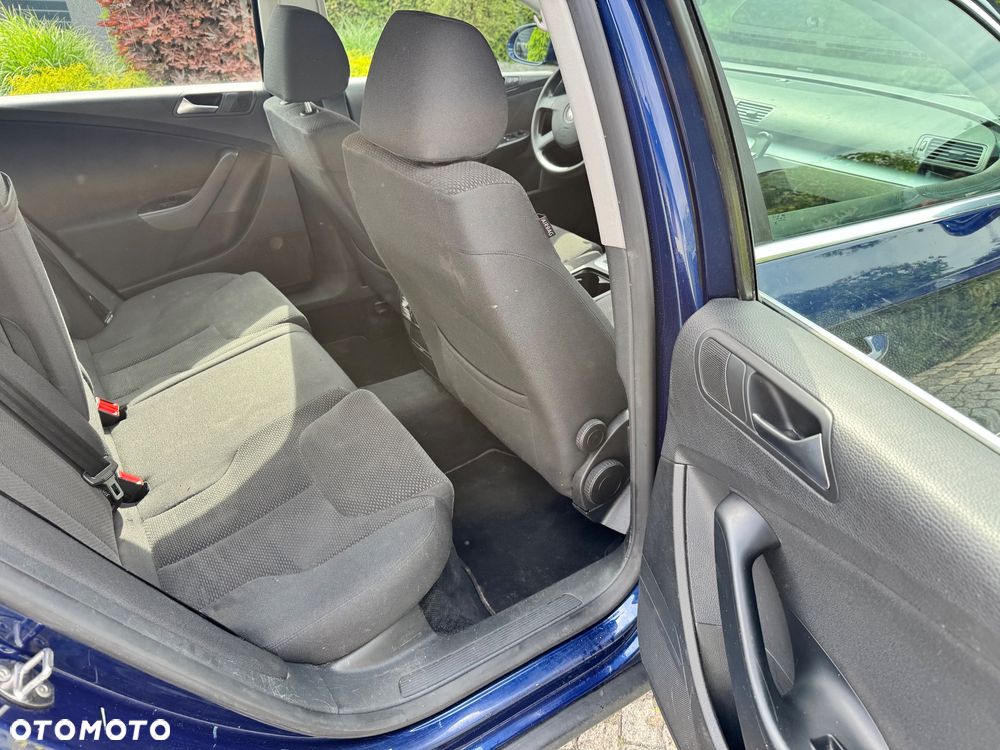 Volkswagen Passat - 27