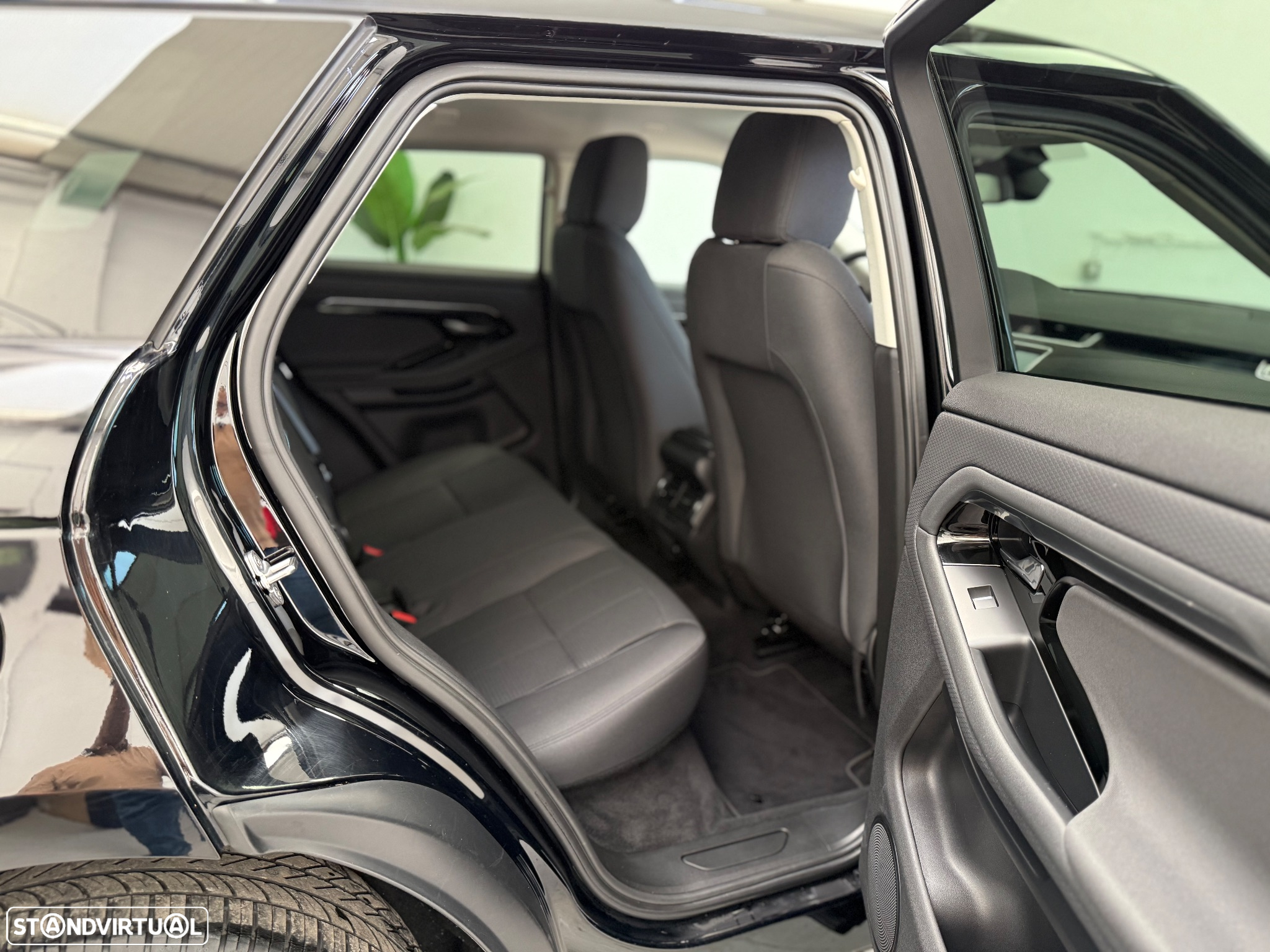 Land Rover Range Rover Evoque 2.0 D150 R-Dynamic - 6
