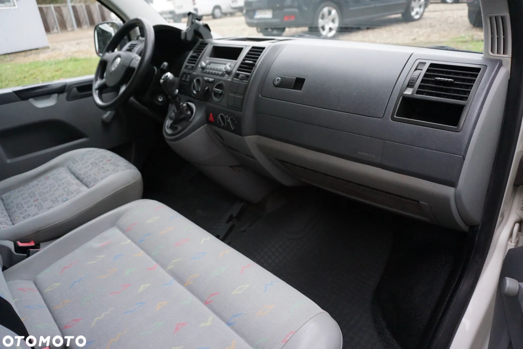 Volkswagen Transporter Caravelle Kurz DPF Comfortline - 12