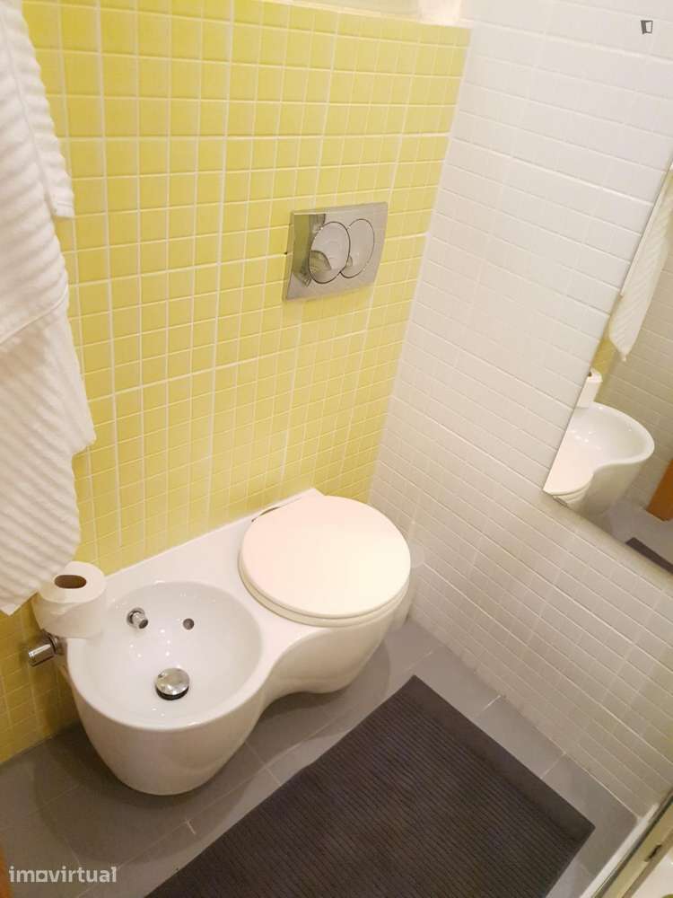 Quarto - localizado em São Sebastião Lisbon - Grande imagem: 4/23
