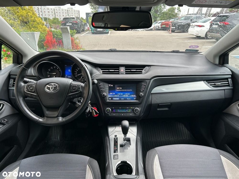 Toyota Avensis - 11
