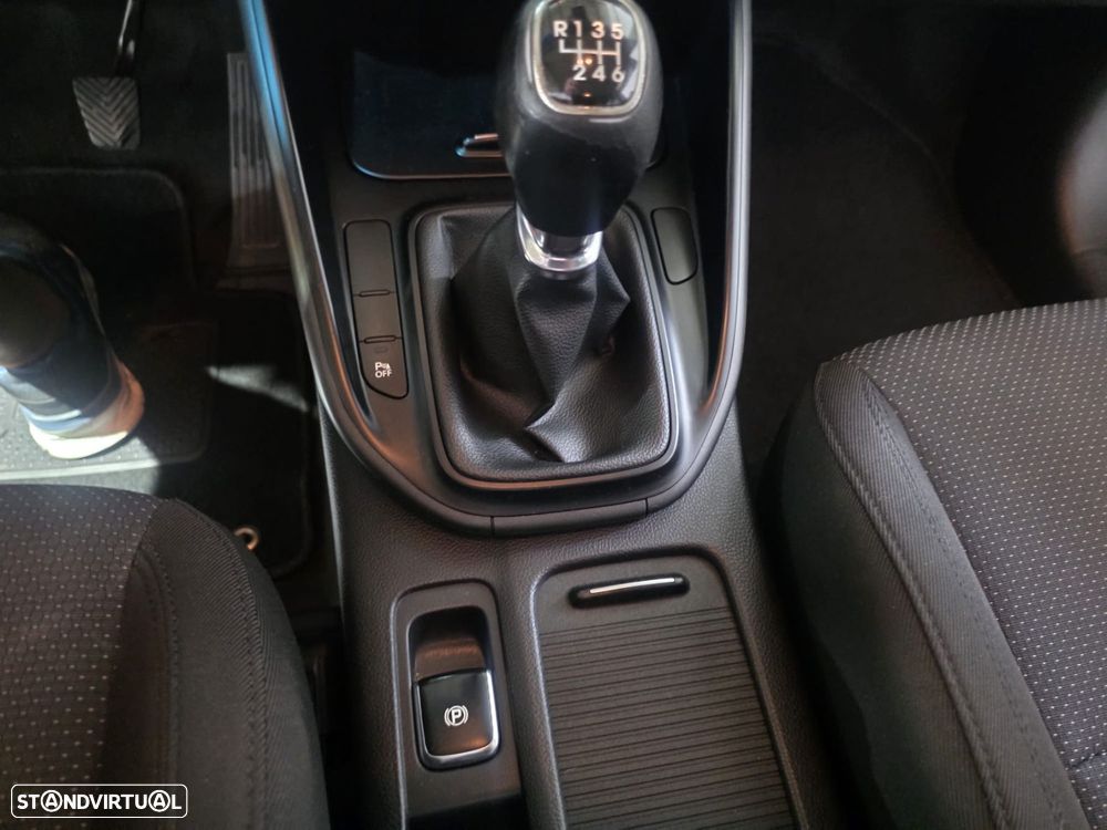 Kia Carens - 15