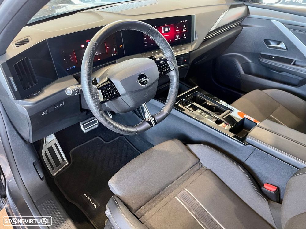 Opel Astra Sports Tourer - 10