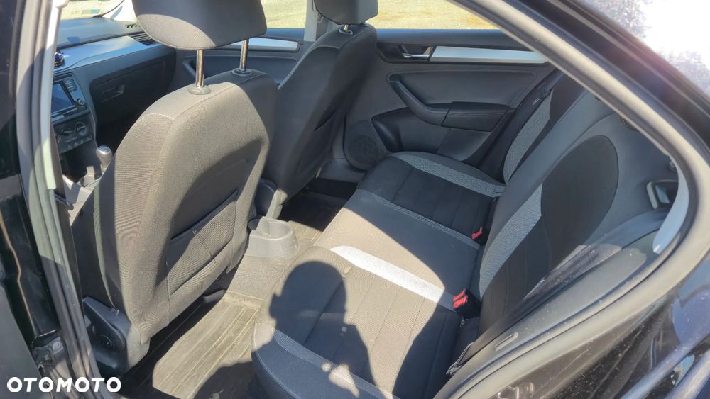 Skoda RAPID 1.0 TSI Active - 6