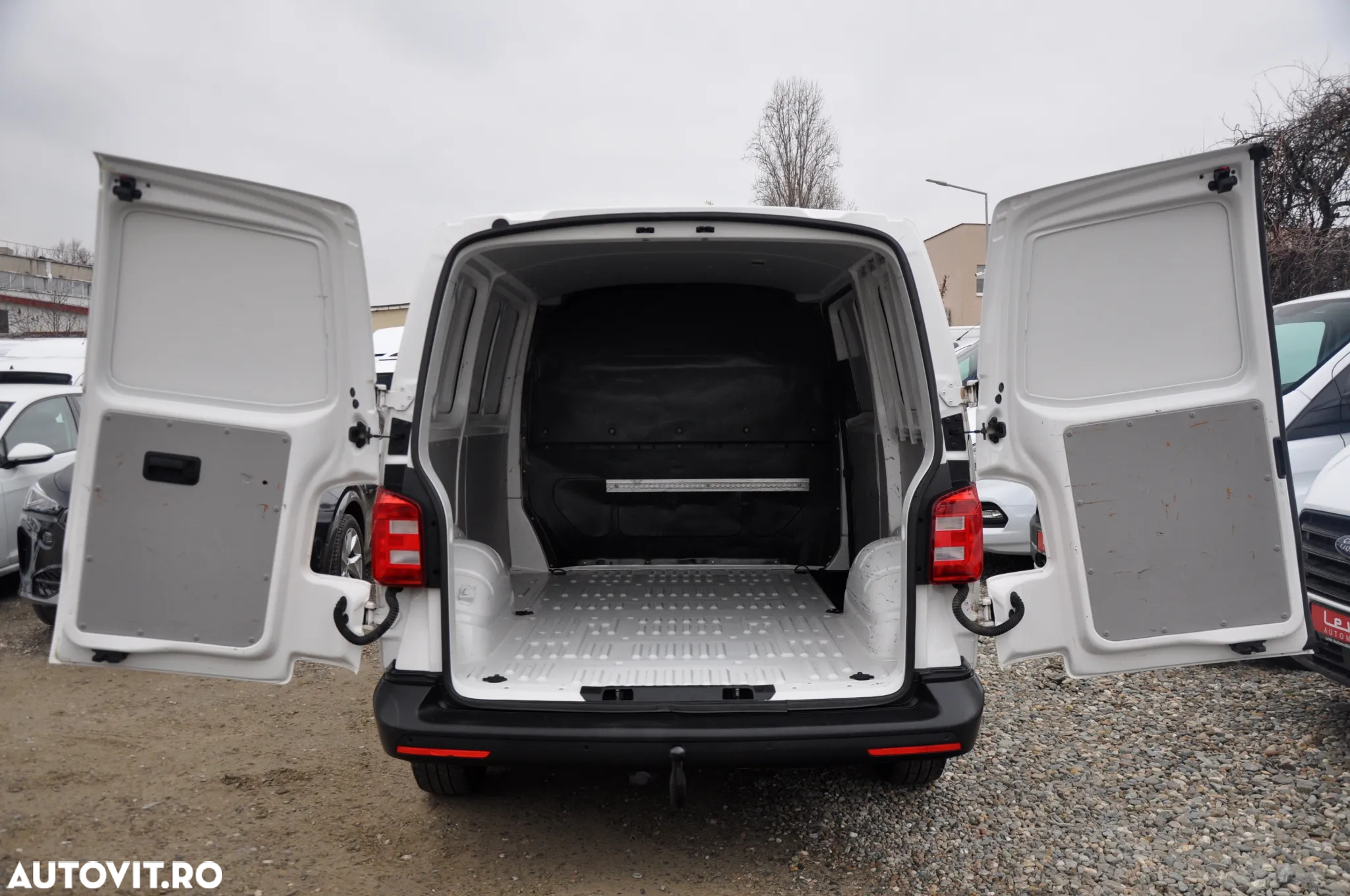 Volkswagen Transporter T6 Van - 6