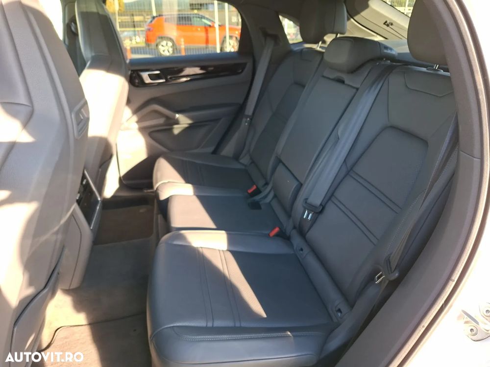 Porsche Cayenne Coupe - 15