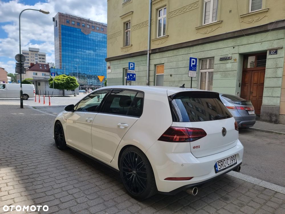 Volkswagen Golf - 5