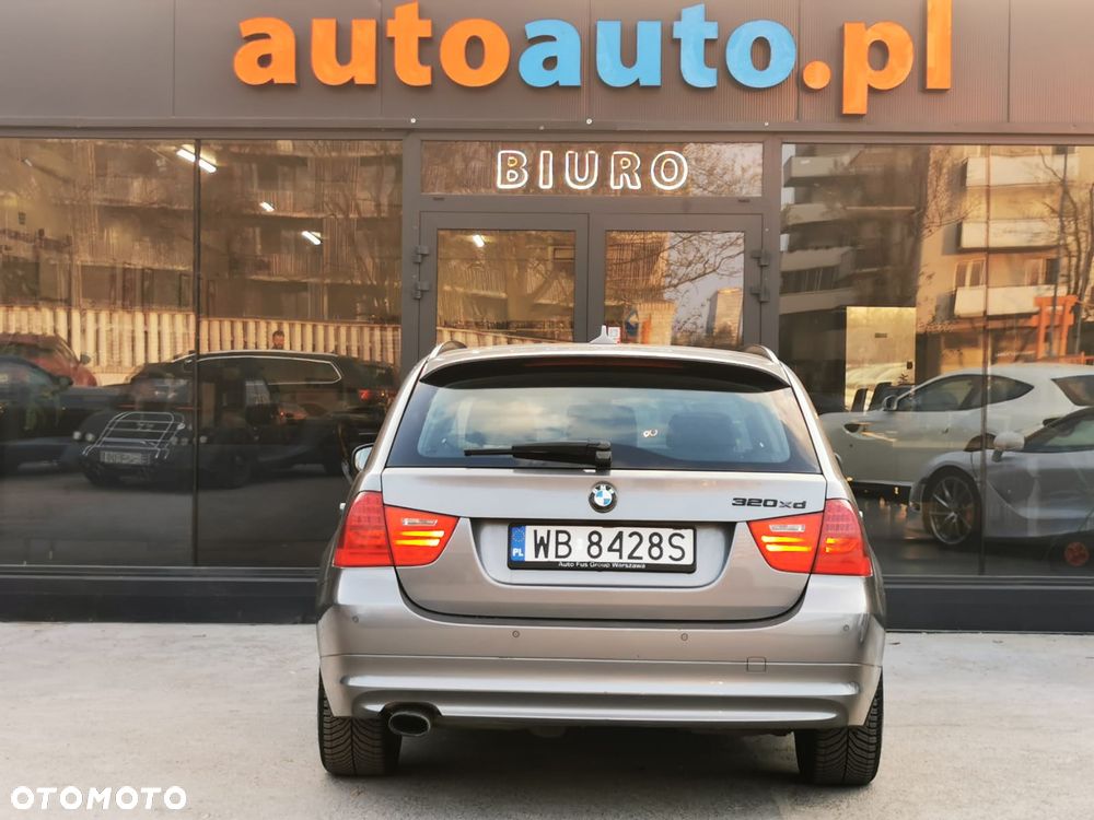 BMW Seria 3 320d xDrive DPF - 27