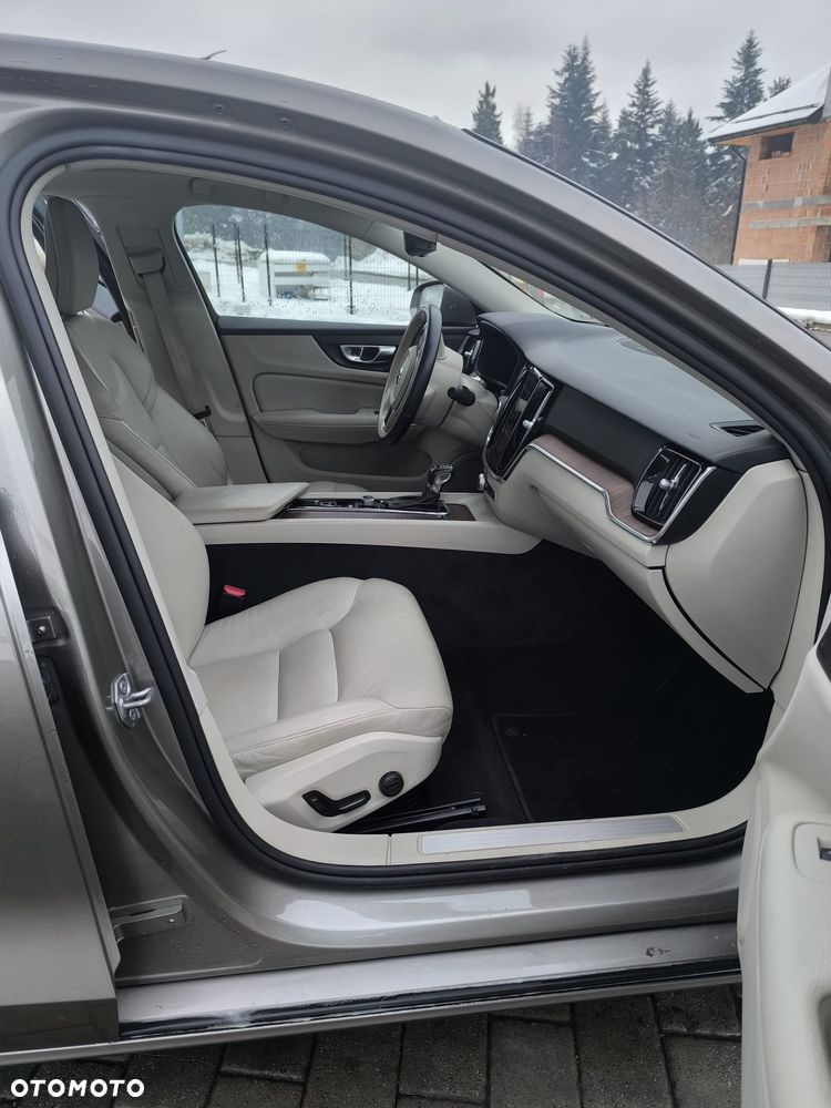 Volvo S60 T5 Momentum Pro - 19