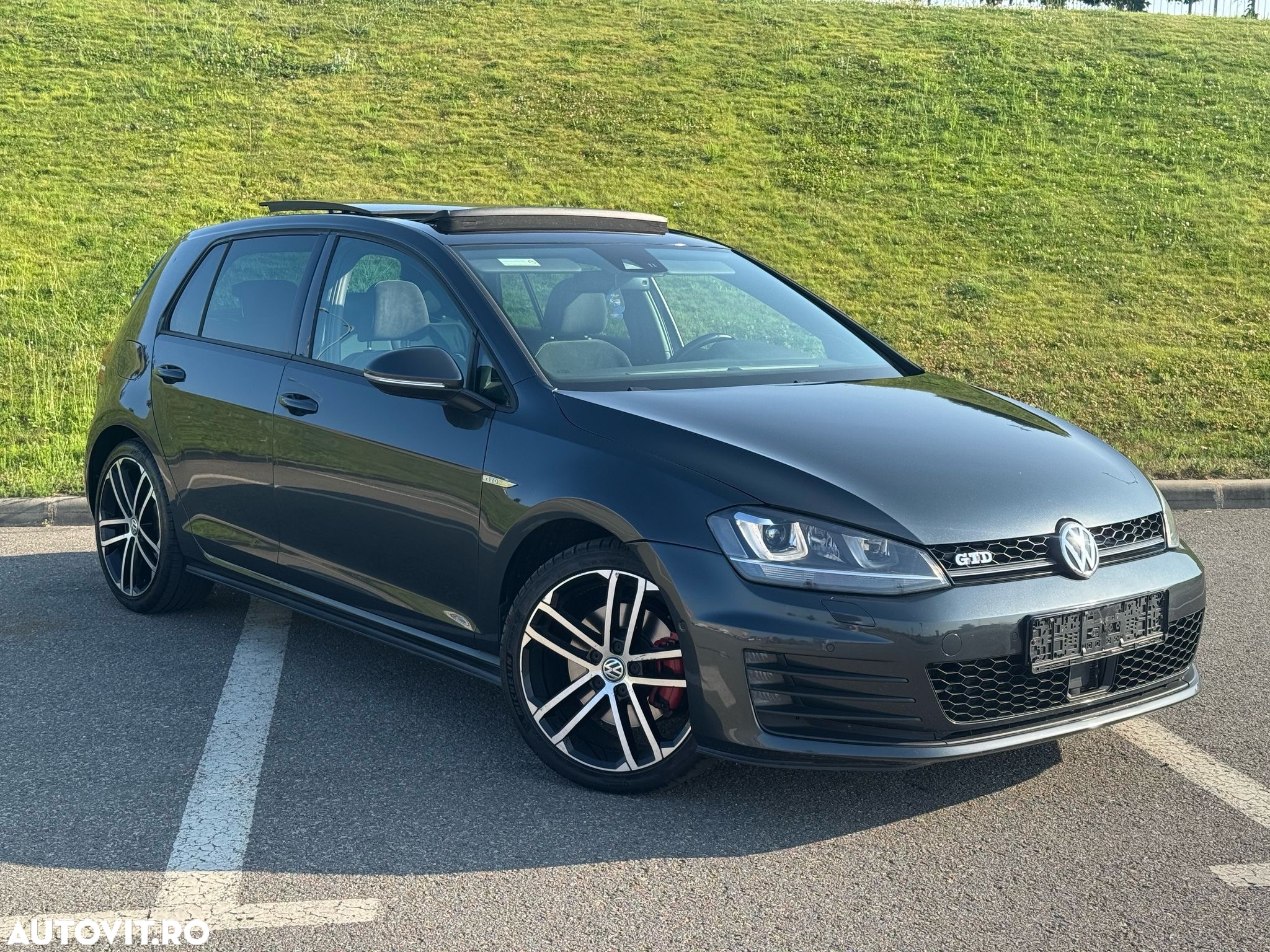 Volkswagen Golf 2.0 TDI DPF BMT DSG GTD - 3