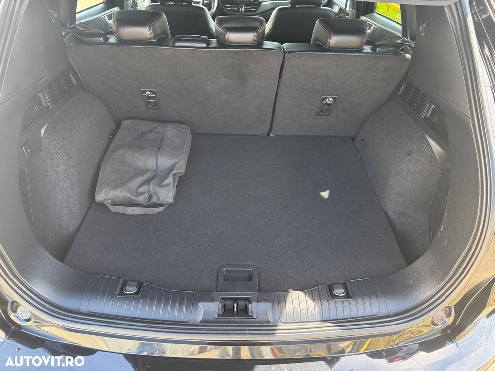 Ford Kuga 2.5 Duratec FHEV AWD ST Line X - 25