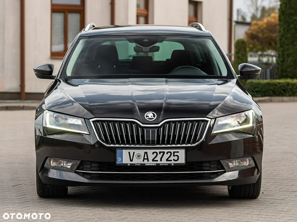 Skoda Superb 2.0 TDI DSG Premium Edition - 10