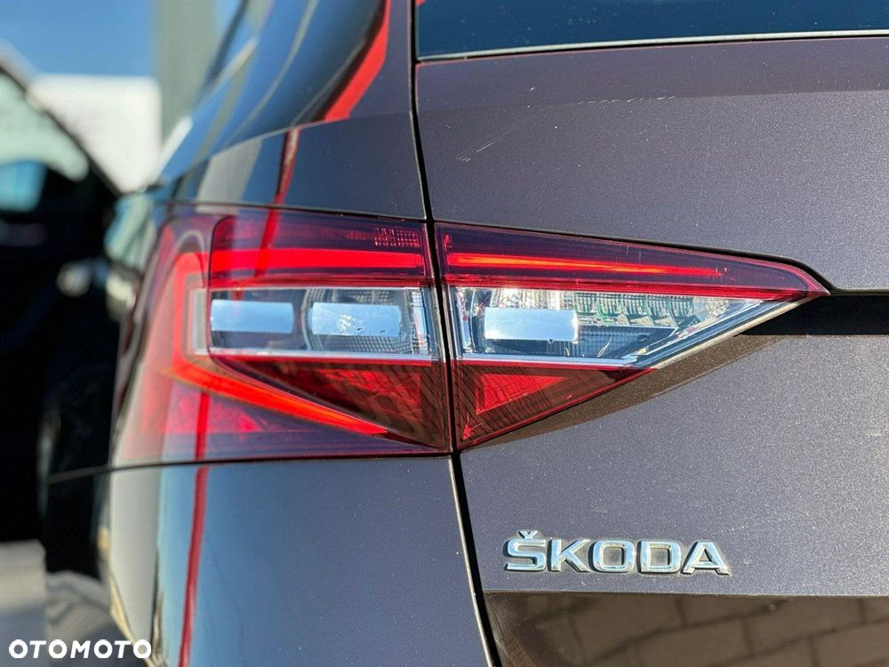 Skoda Superb 2.0 TDI DSG Ambition - 9