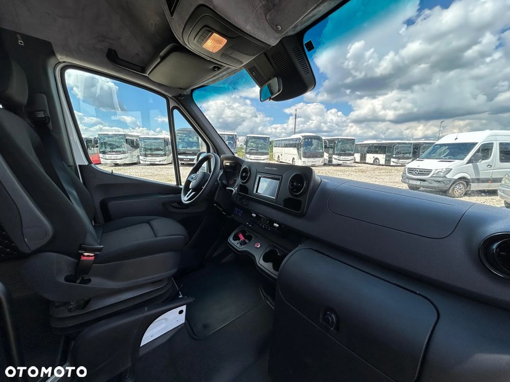 Mercedes-Benz Sprinter 519 - 13