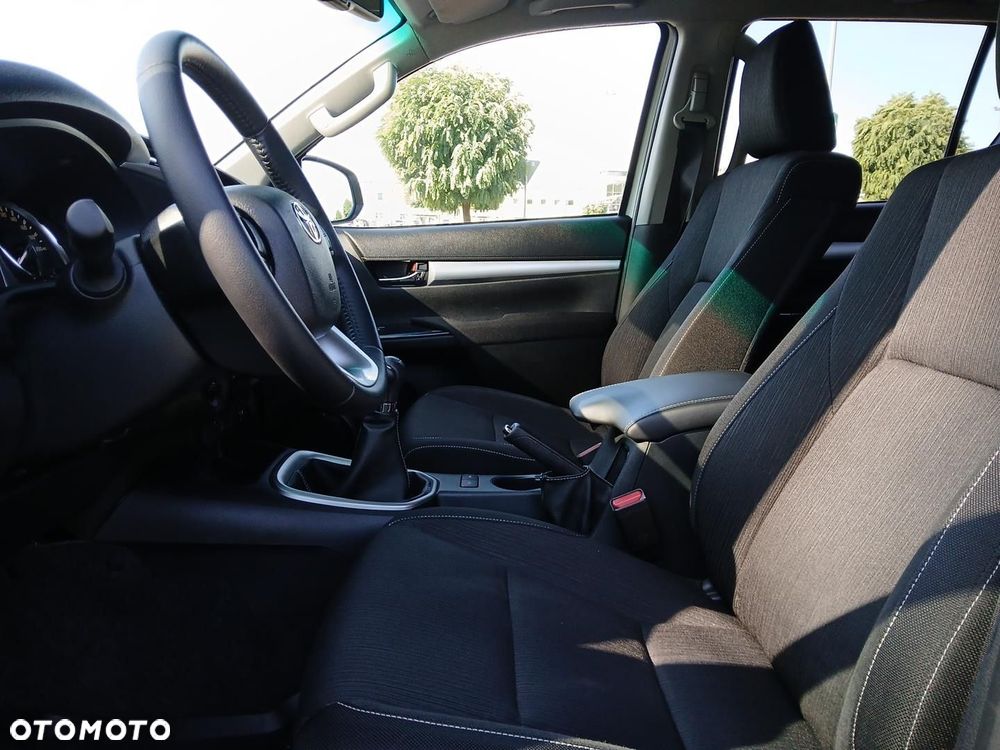 Toyota Hilux 2.8 D-4D Double Cab SR5 4x4 - 19