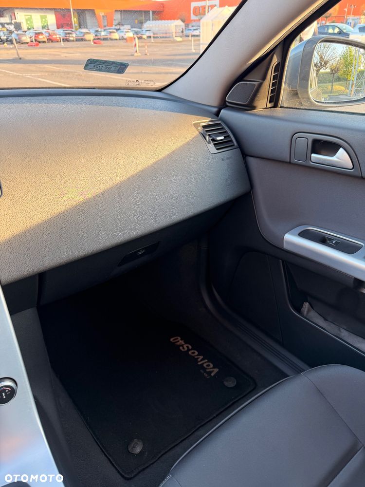 Volvo S40 2.0D - 9