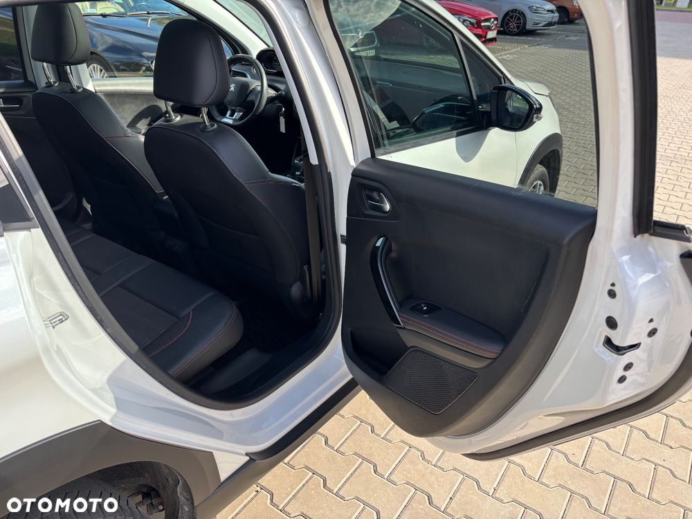 Peugeot 2008 1.2 PureTech GT Line S&S EAT8 - 8