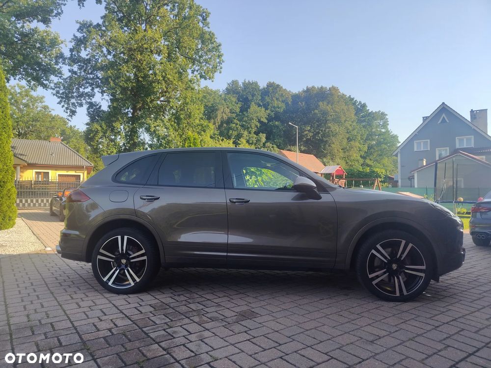 Porsche Cayenne Platinum Edition - 7