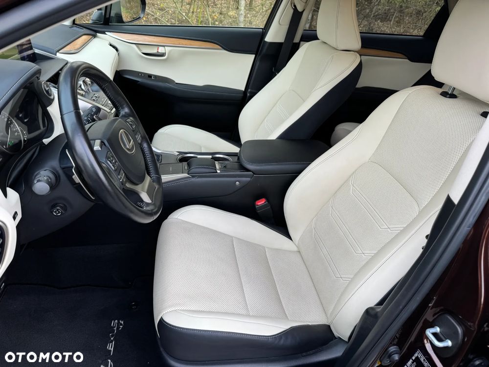 Lexus NX 300h F Impression AWD - 11