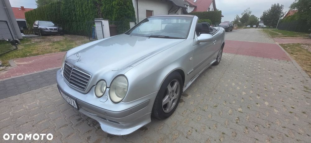 Mercedes-Benz CLK - 13