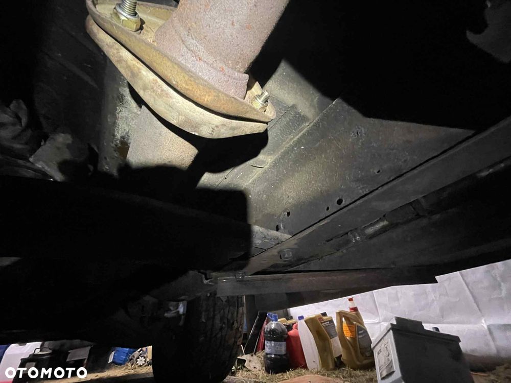 Chevrolet Suburban - 28