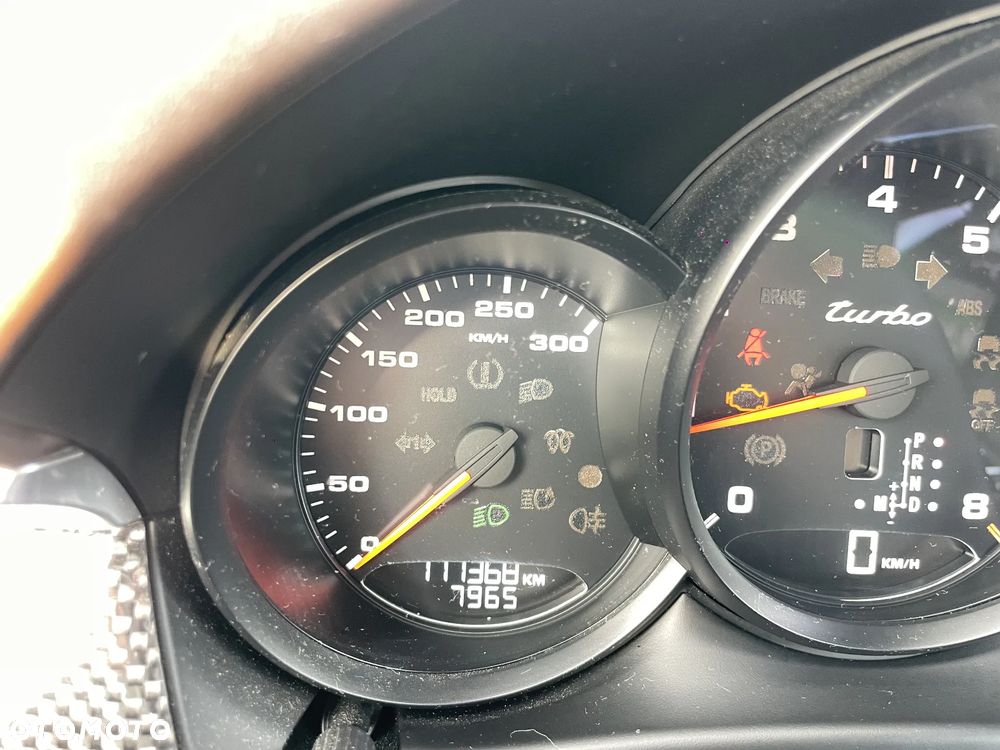 Porsche Macan Turbo PDK - 16