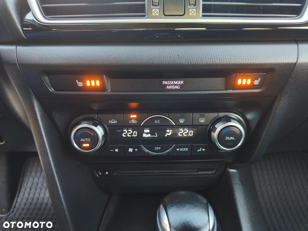 Mazda 3 SKYACTIV-G 120 Automatik Sports-Line - 33
