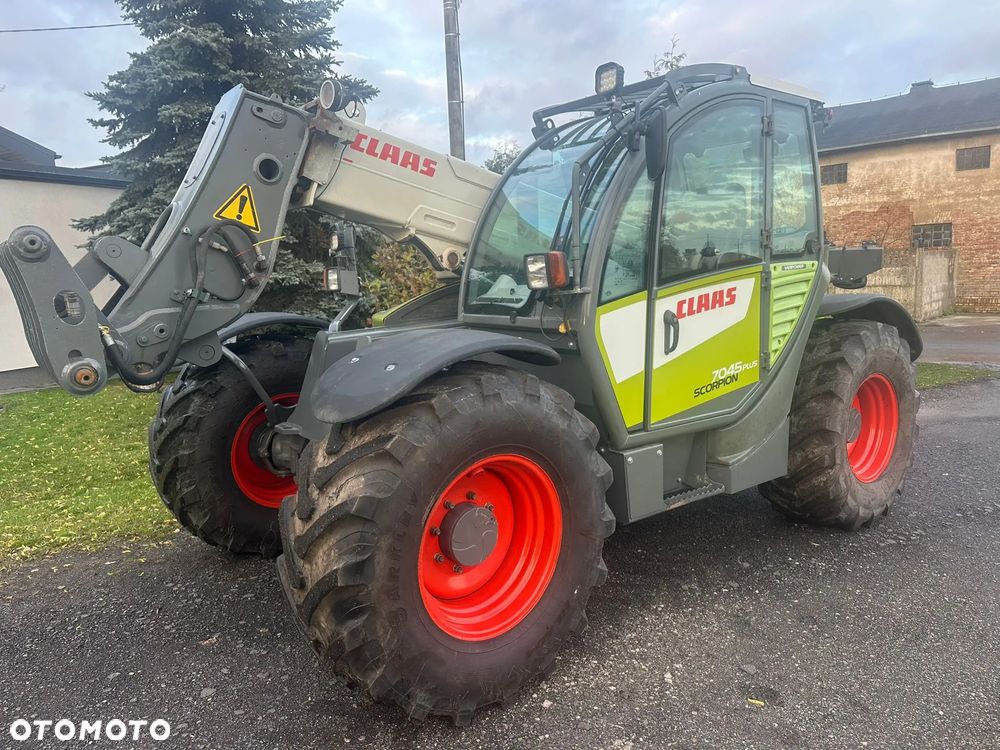 Claas Scorpion 7045 Plus - 6