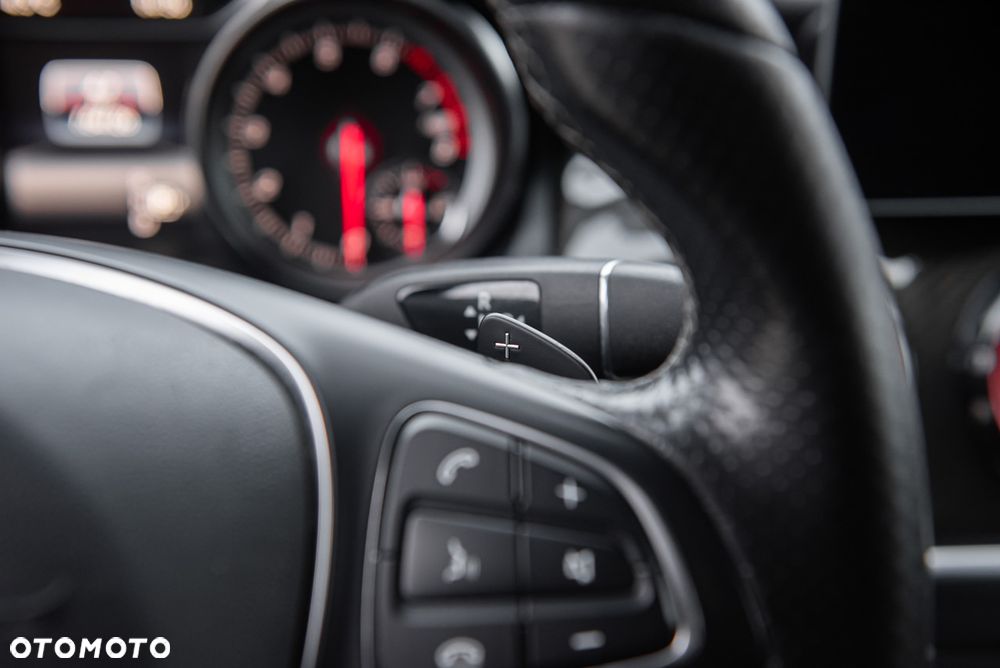 Mercedes-Benz GLA 200 7G-DCT Edition 1 - 24