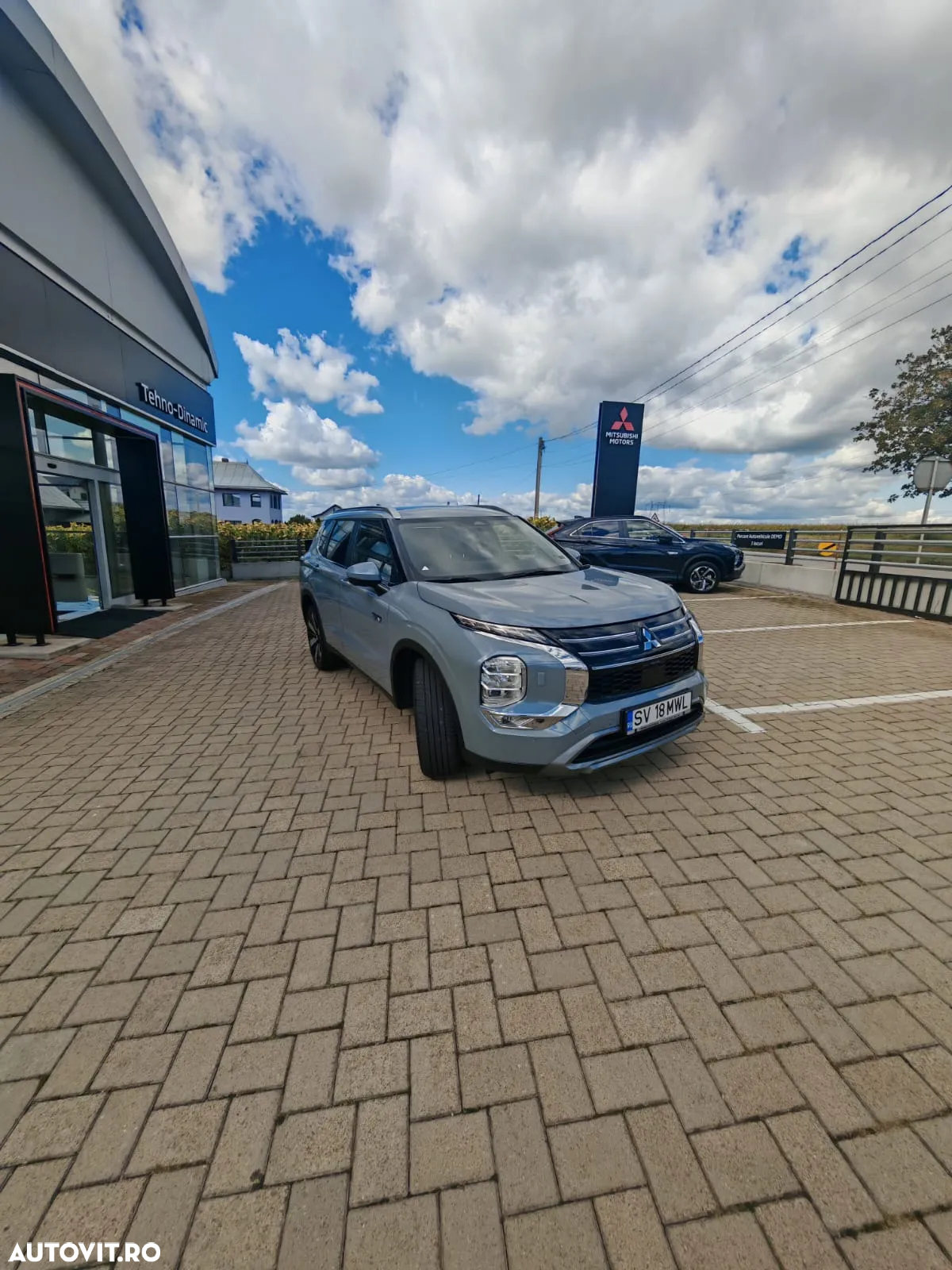 Mitsubishi Outlander 2.4 4WD Plug-In Hybrid - 18