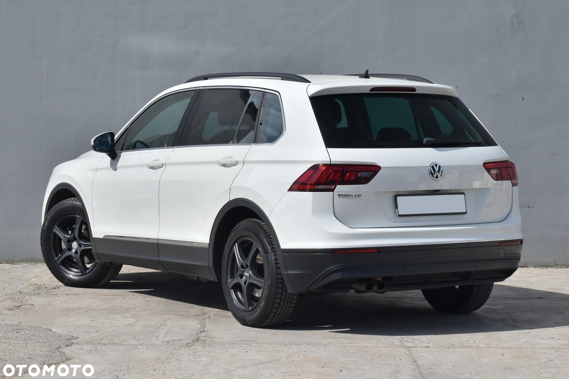 Volkswagen Tiguan - 2