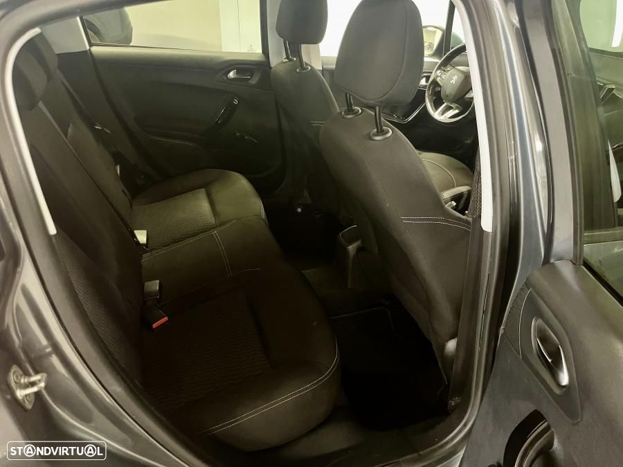Peugeot 208 1.6 BlueHDi Allure - 19