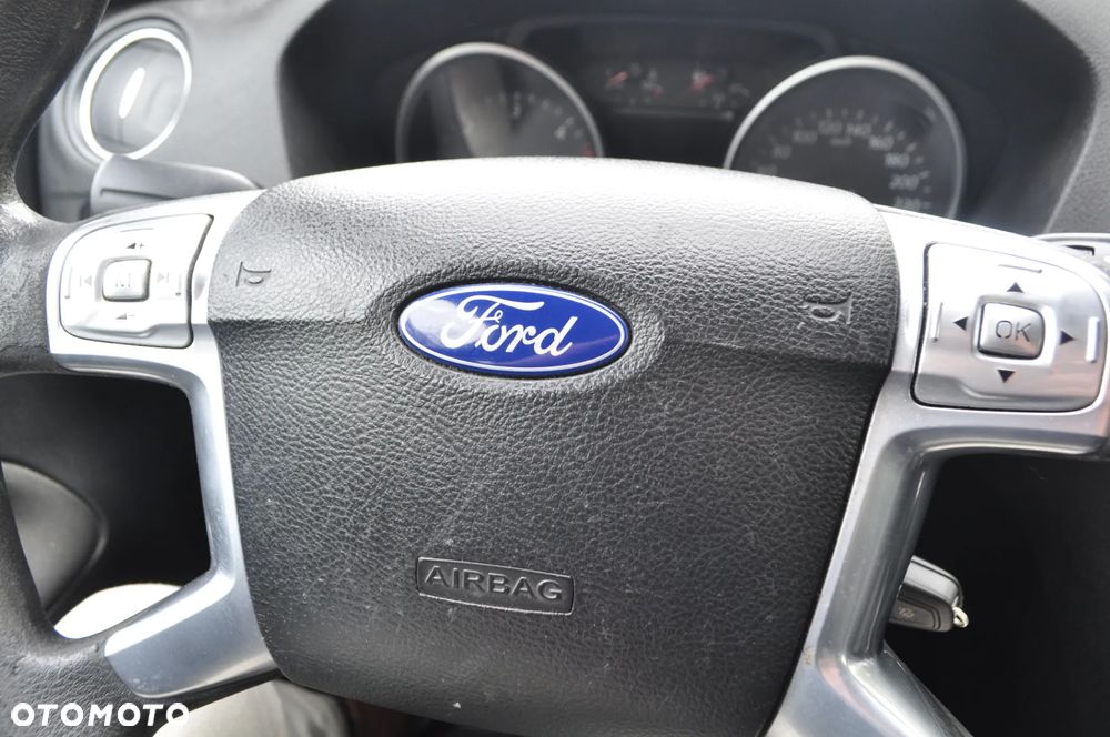 Ford Mondeo 2.0 TDCi Trend - 13