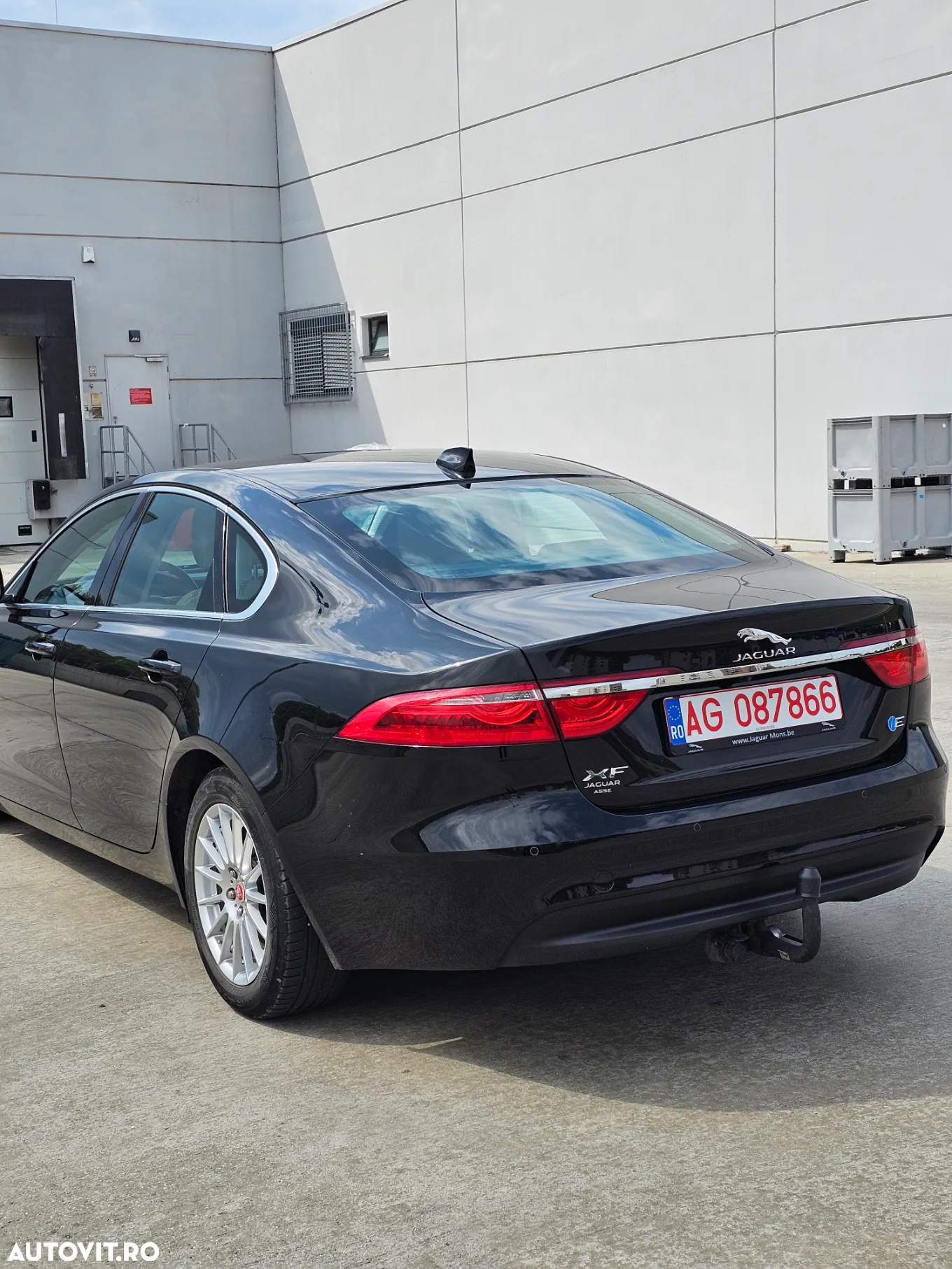 Jaguar XF 20d RWD E-Performance Prestige - 17