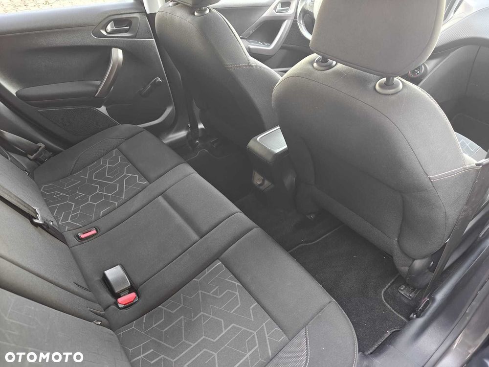 Peugeot 2008 - 8