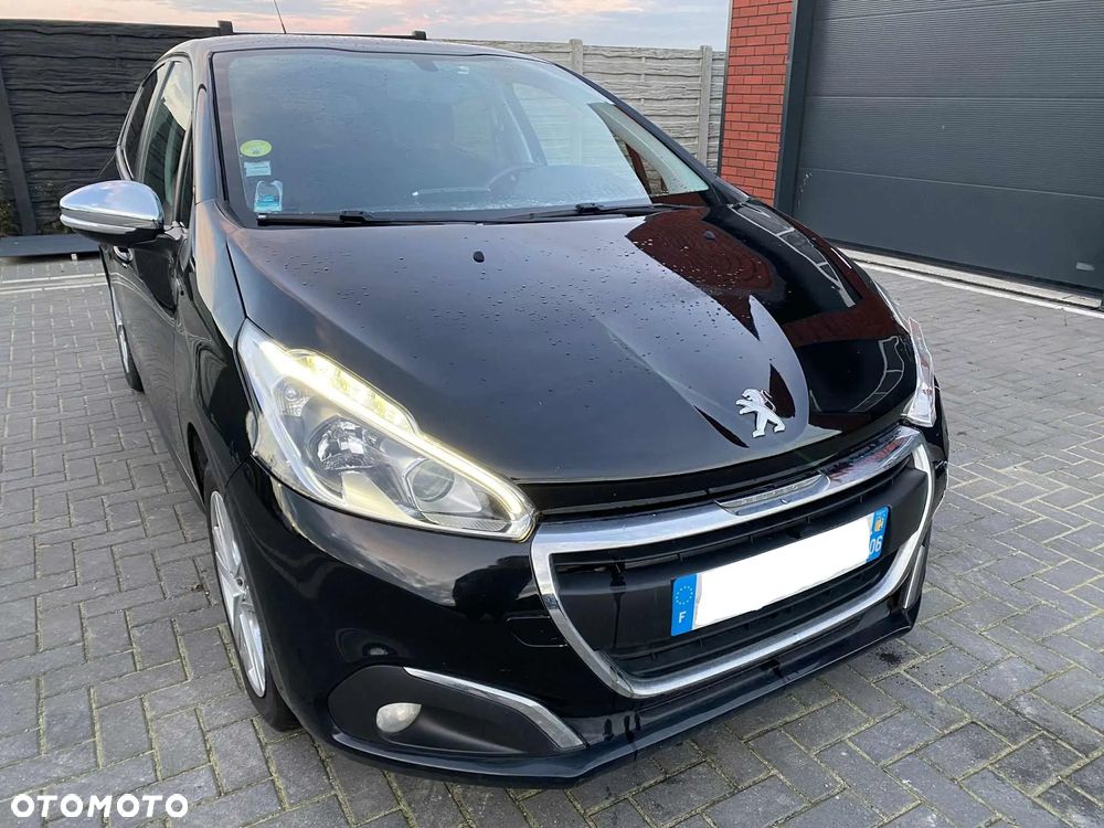 Peugeot 208 1.6 BlueHDi Allure S&S - 27
