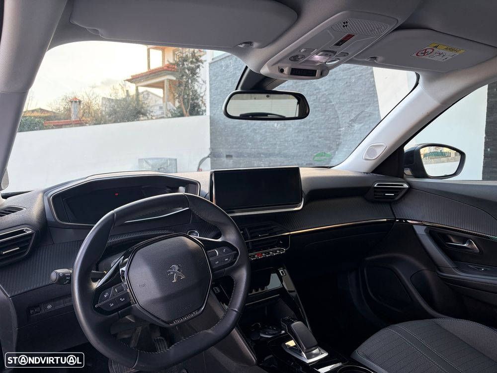 Peugeot e-2008 Allure Pack - 9