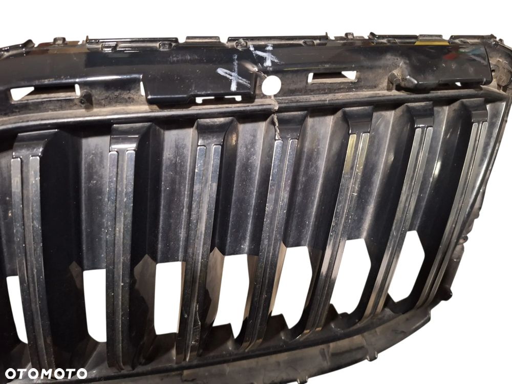 SKODA SUPERB 3 ATRAPA GRILL - 4