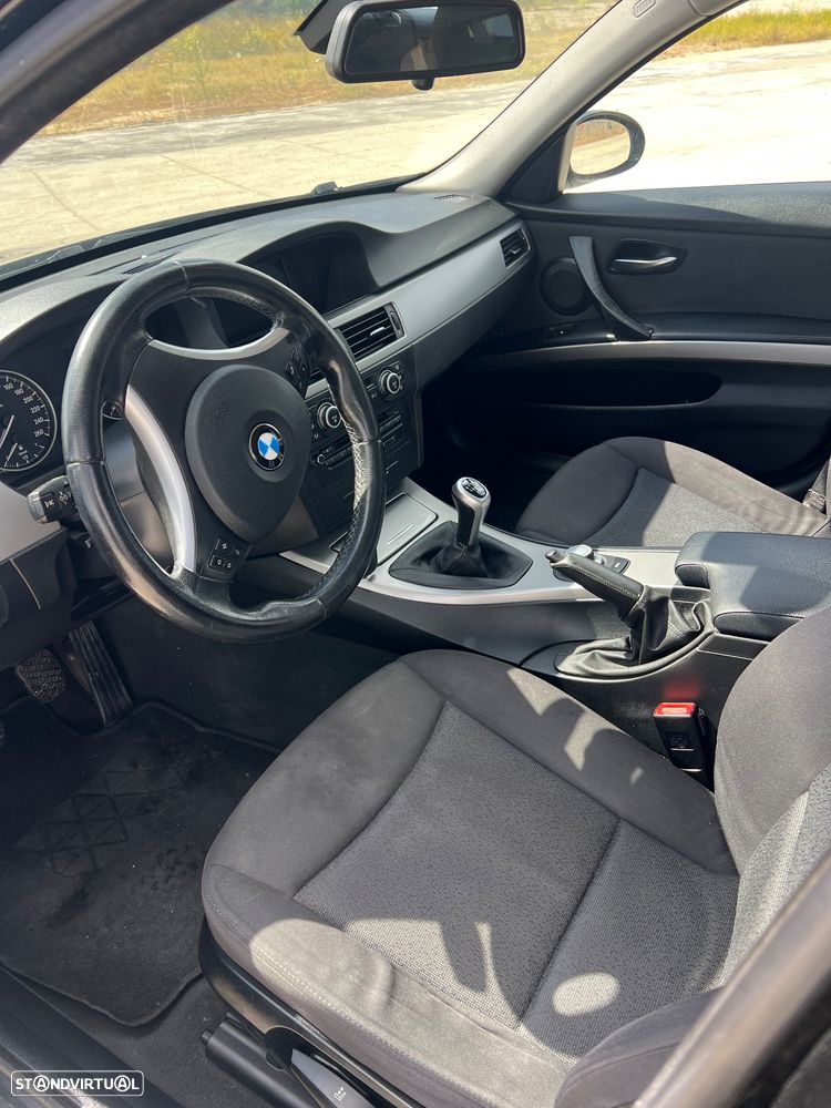 BMW 318 d Dynamic - 9