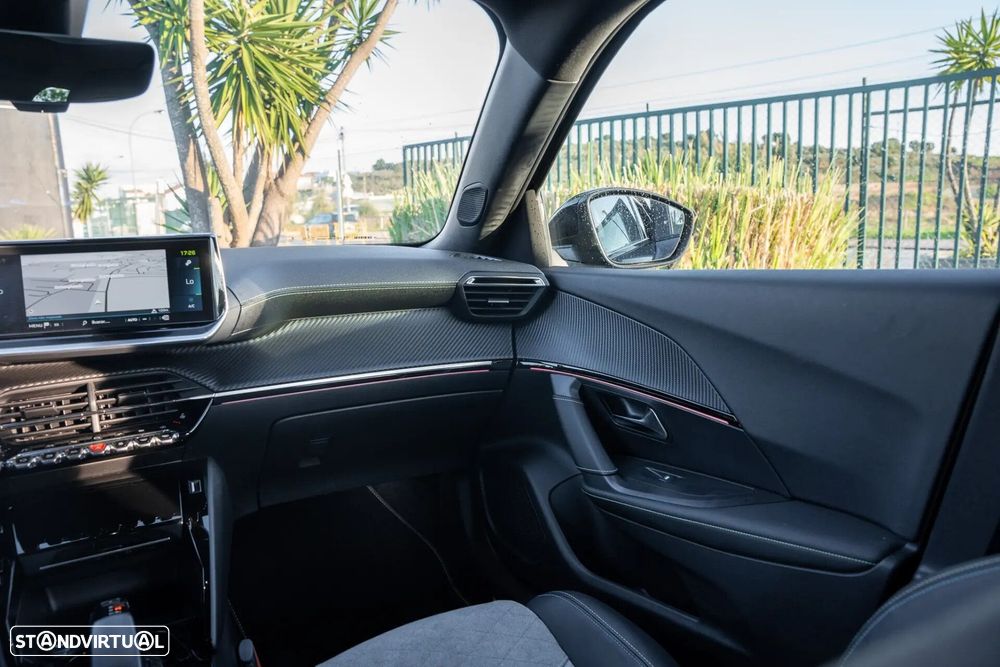 Peugeot e-2008 50 kWh GT - 18