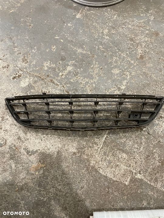 KRATKA ZDERZAKA PRZOD OPEL CORSA D 13179942 C-27 - 1