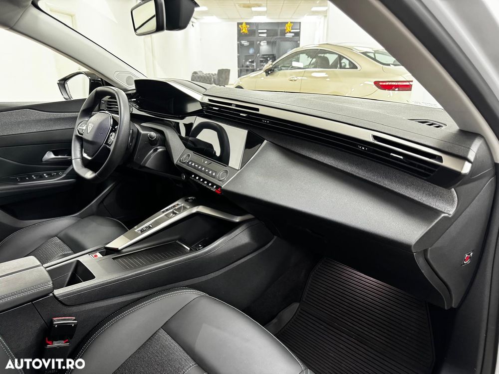 Peugeot 408 1.2L 136 e-DSC6 MHEV Allure - 20