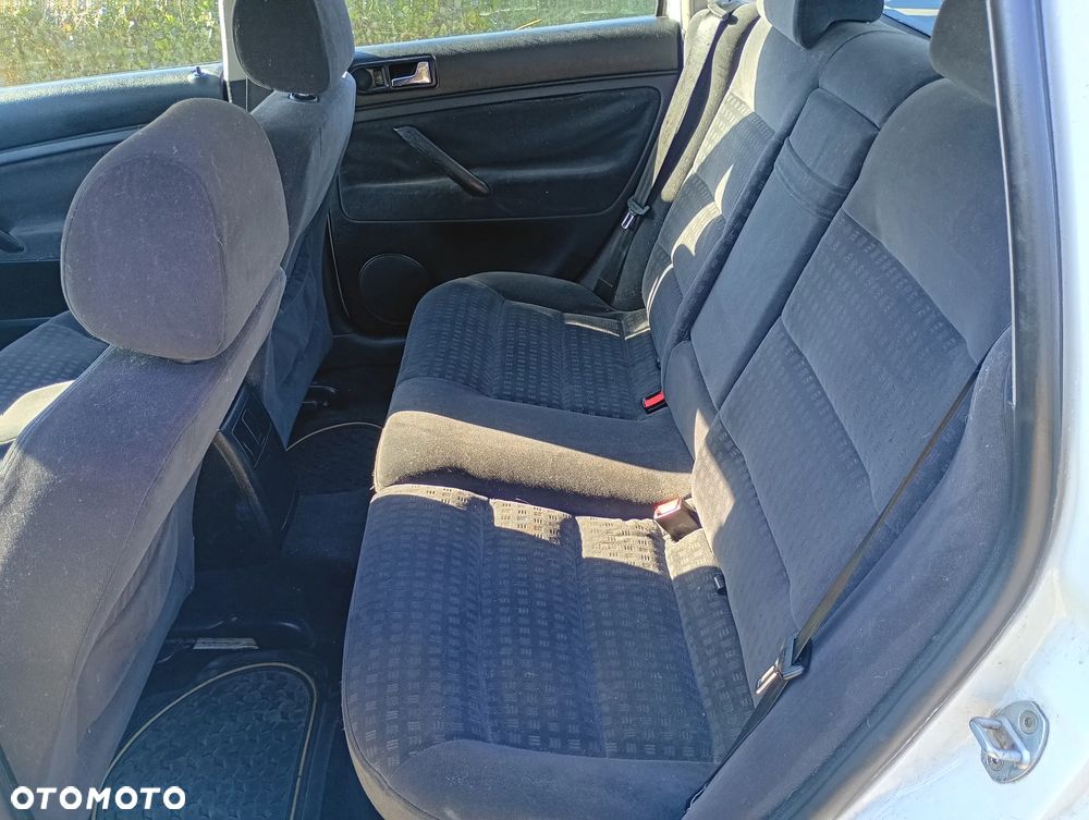 Volkswagen Passat - 8