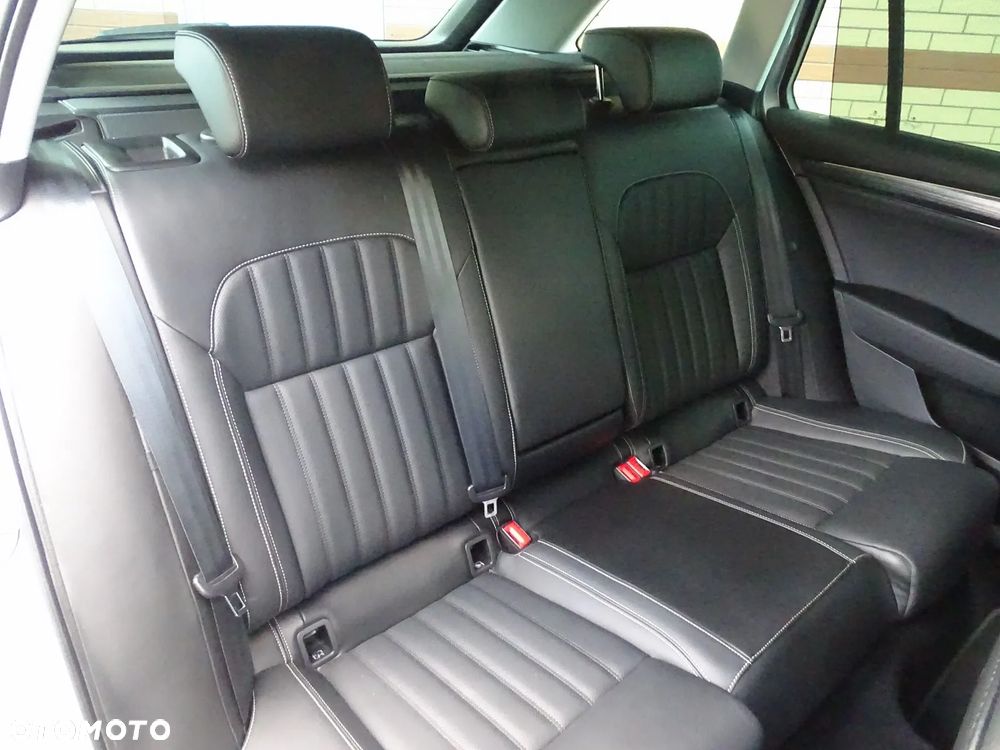 Skoda Superb 2.0 TDI SCR Style DSG - 8