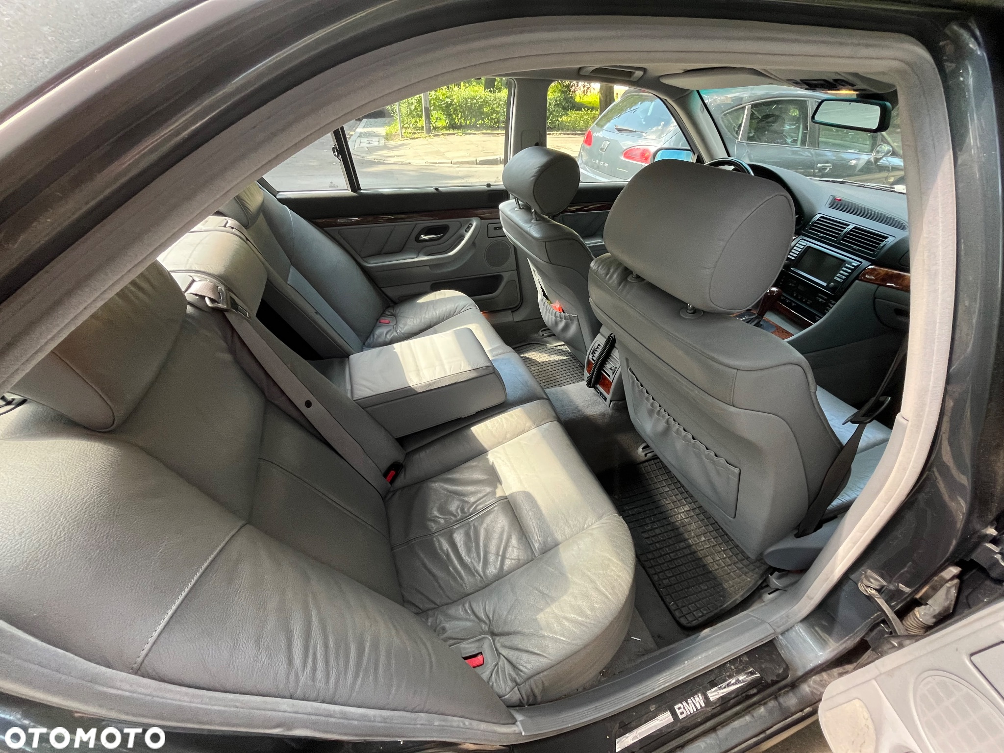 BMW Seria 7 728i L - 8
