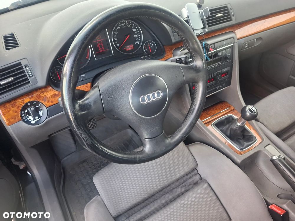 Audi A4 Avant 1.8T - 19
