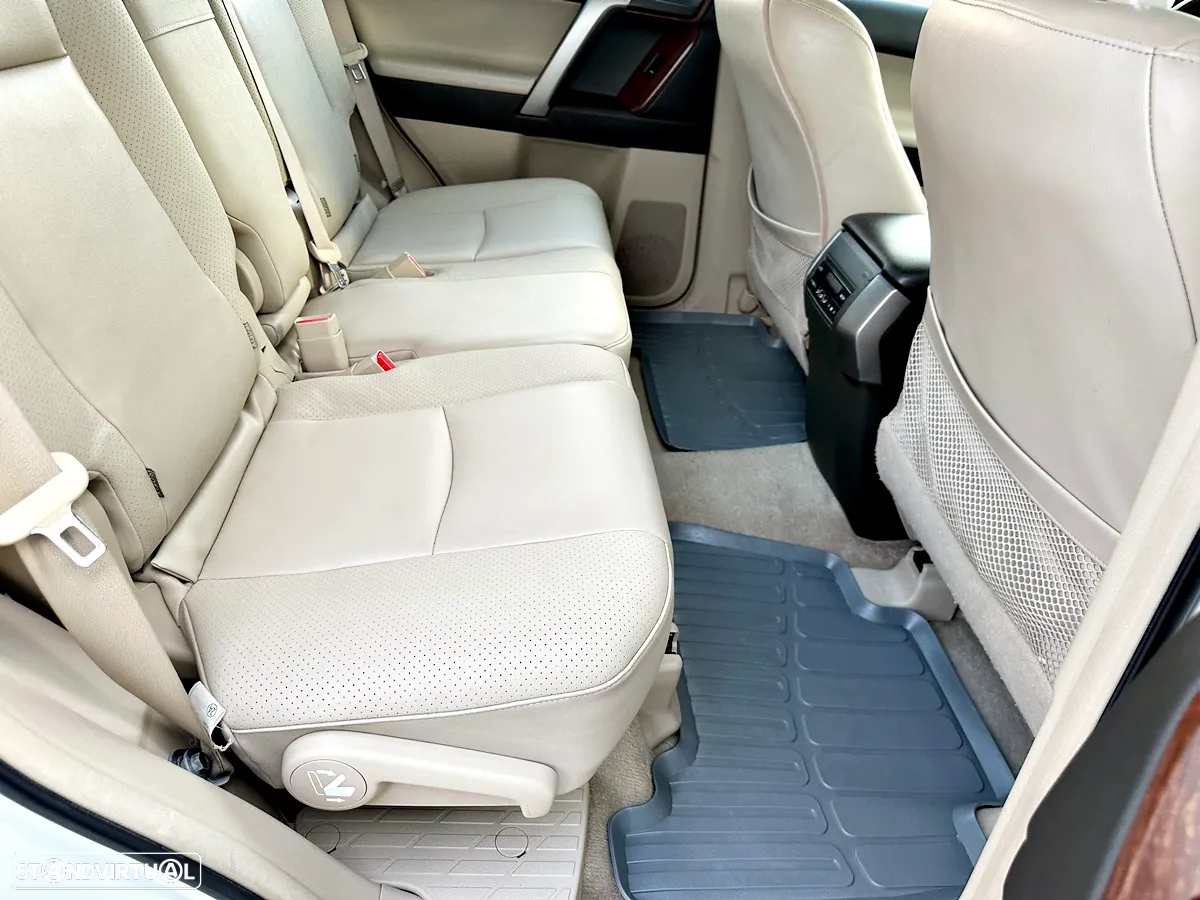 Toyota Land Cruiser Prado - 27