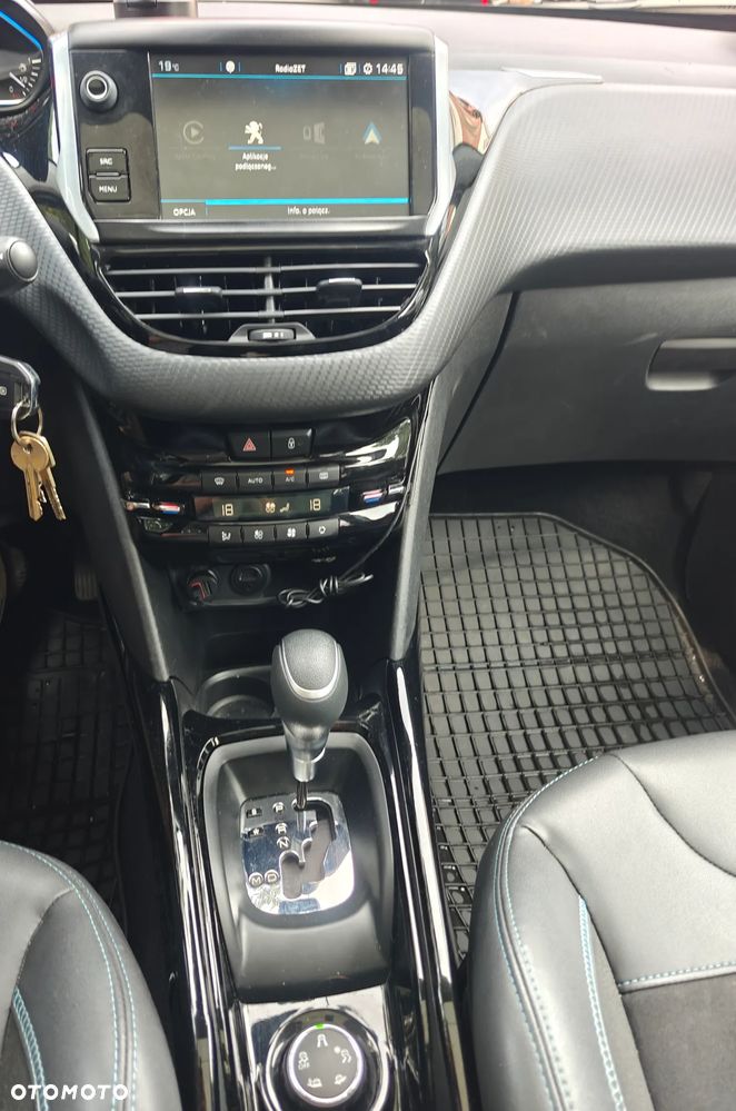 Peugeot 2008 1.2 Pure Tech GPF Crossway S&S EAT6 - 11