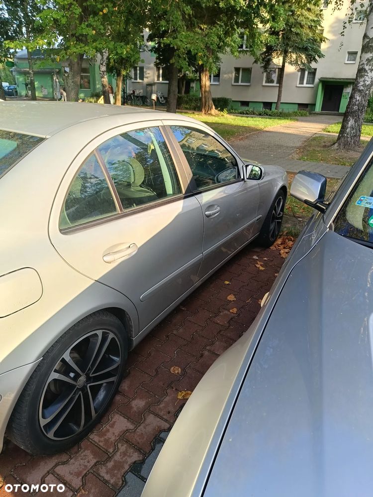 Mercedes-Benz Klasa E 200 CDI Classic - 3